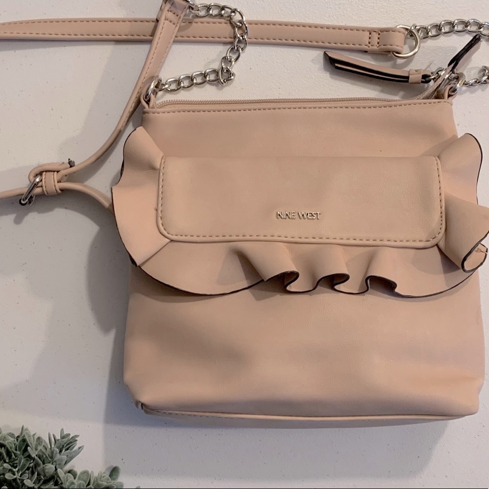 Nine West crossbody purse, chain strap ruffle pkt
